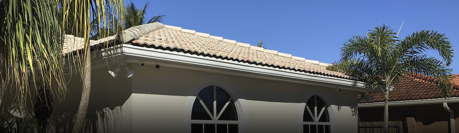 Seamless Rain Gutters Installation